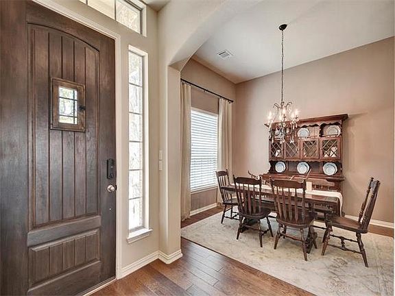 4th image of 465 Catalina Ln