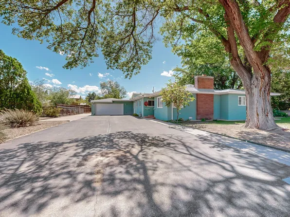 1834 Calle Los Vecinos NW, Albuquerque, NM 87107