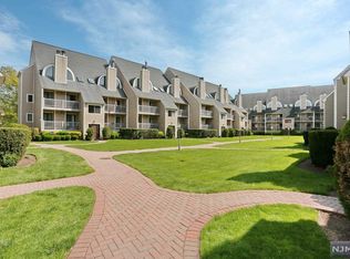 703 River Renaissance, East Rutherford, NJ 07073