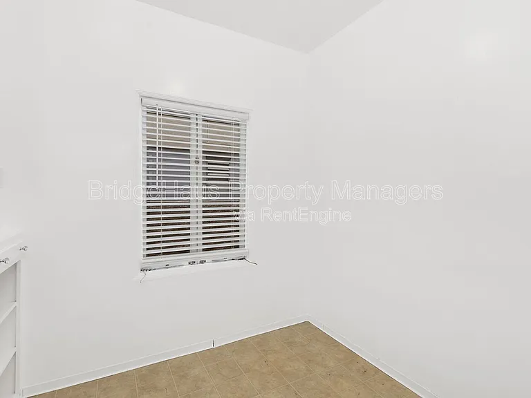 2664 6th Ave — Photo 12