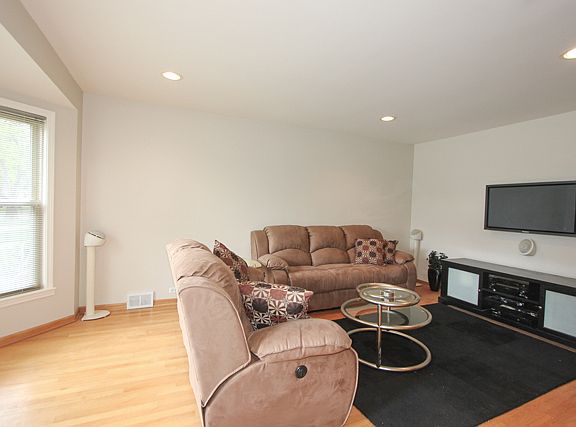 2nd image of 1625 N 73rd Ave