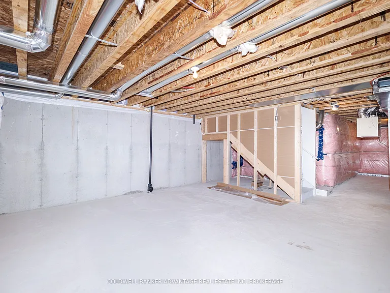 55 Rowlock St — Photo 28