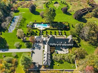 35 Schoolhouse Rd, Waccabuc, NY 10597