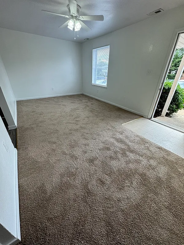 2 bed, 1.0 bath, $1,095 — Photo 4