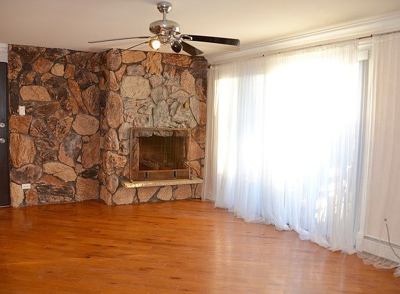 5th image of 7426 W 111th St APT 611