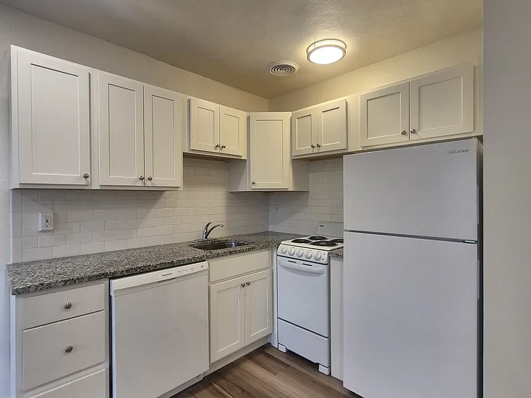 Shadyside Apartments — Photo 57