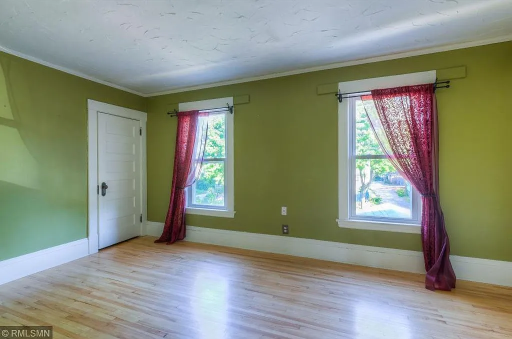 6 bed, $3,200 — Photo 4