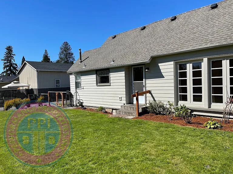 830 NE Sunrise Ln — Photo 24