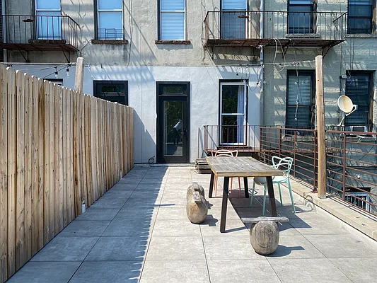 Rented by Compass | media 26