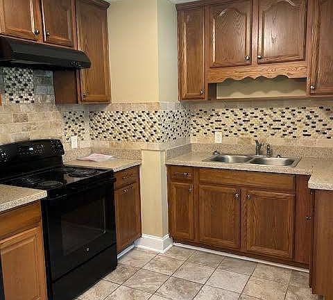 4th image of 105 Longstreet Cir