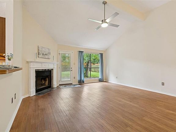 5th image of 112 Goldenwood Dr