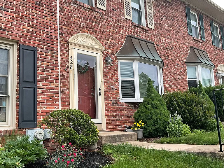 428 Jean Dr — Photo 1