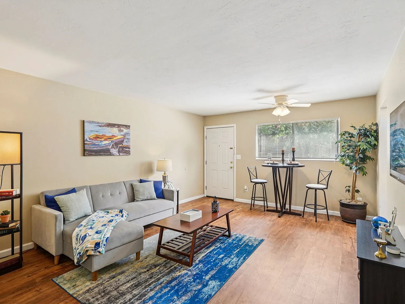 Liv Apartments — Photo 3