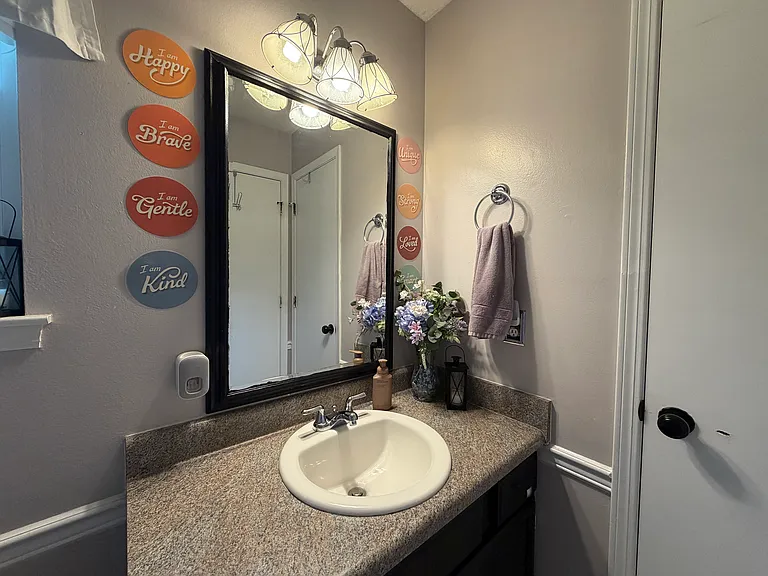 6734 Scotts Pl — Photo 32