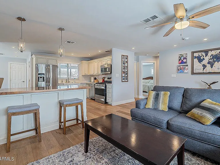 2318 N 37th Way — Photo 3