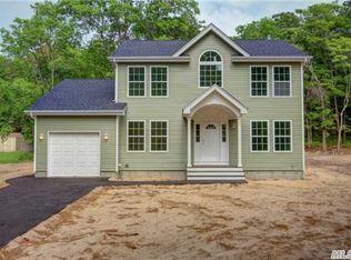 164A River Rd, Shirley, NY 11967