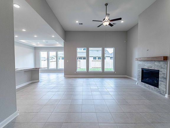 3rd image of 801 Wormwood Dr