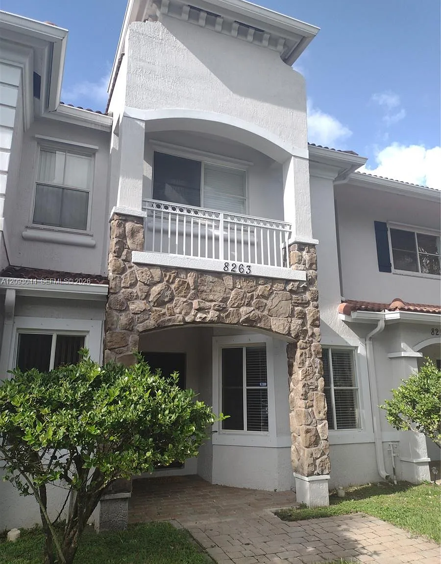 Tuscany No 2 Condo — Photo 1