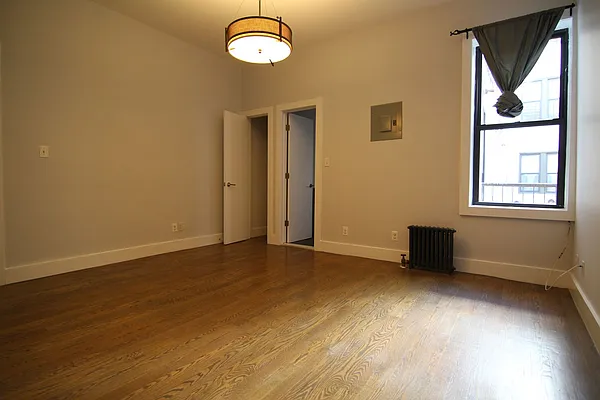 Rented by Nooklyn NYC LLC | media 19