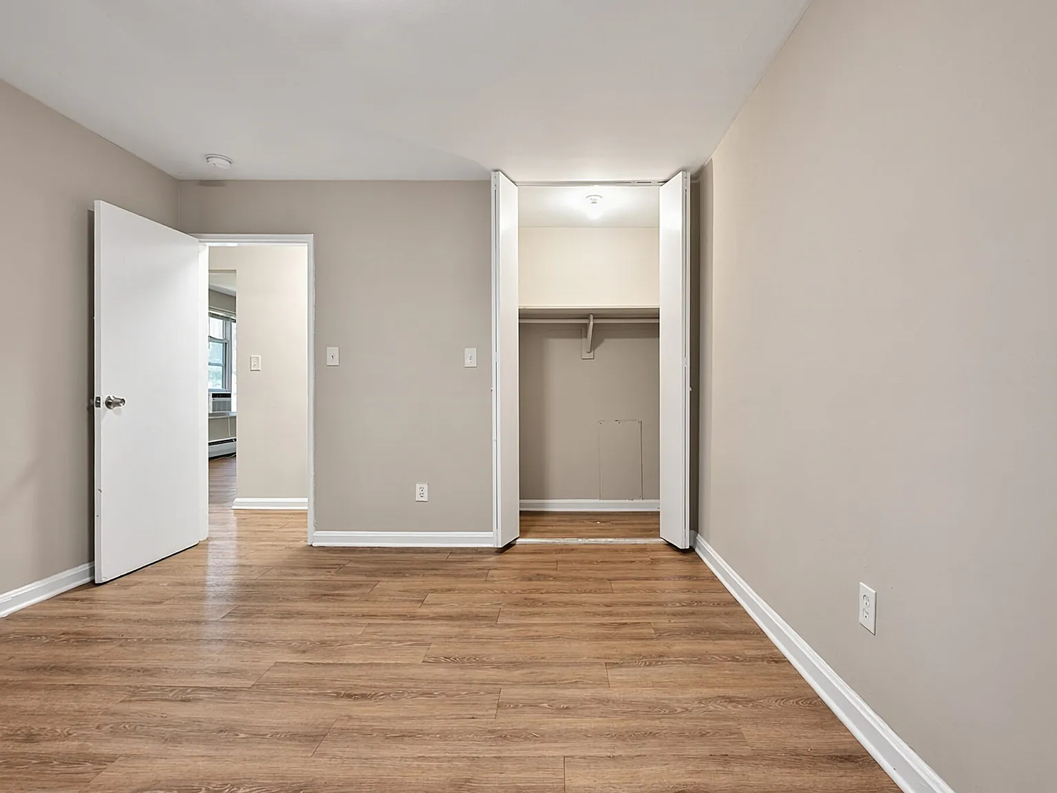 3 bed, $2,000 — Photo 4