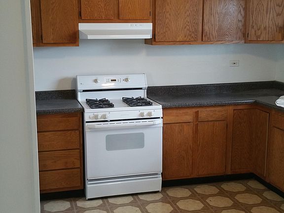 3rd image of 2716 N Western Ave