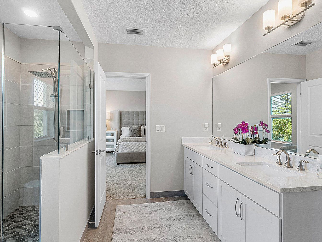 Primary bathroom with double vanity at 1091 Verde Court