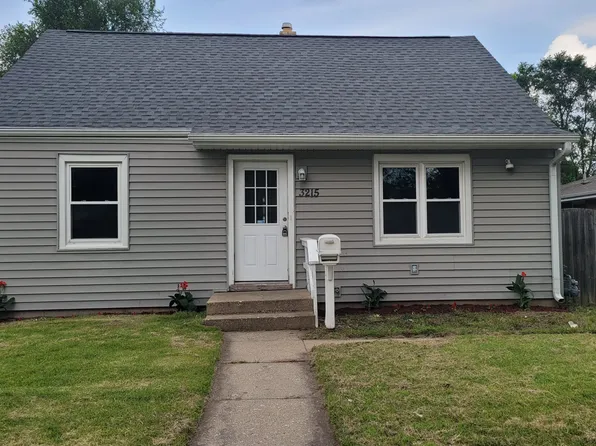 3215 Montrose Ave, Rockford, IL 61101