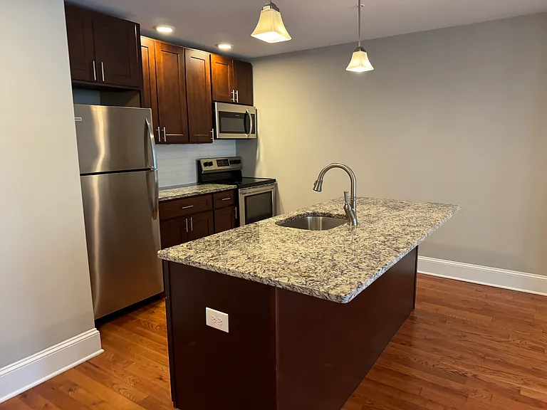 1117 Walnut St #3F — Photo 3