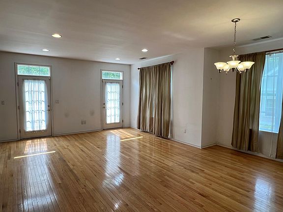 5th image of 72 Fairways Dr