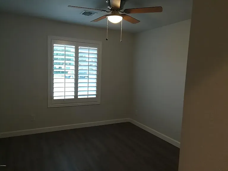 1905 E Del Rio Dr — Photo 6