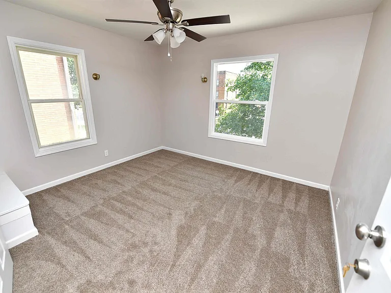 1027 N University St — Photo 49