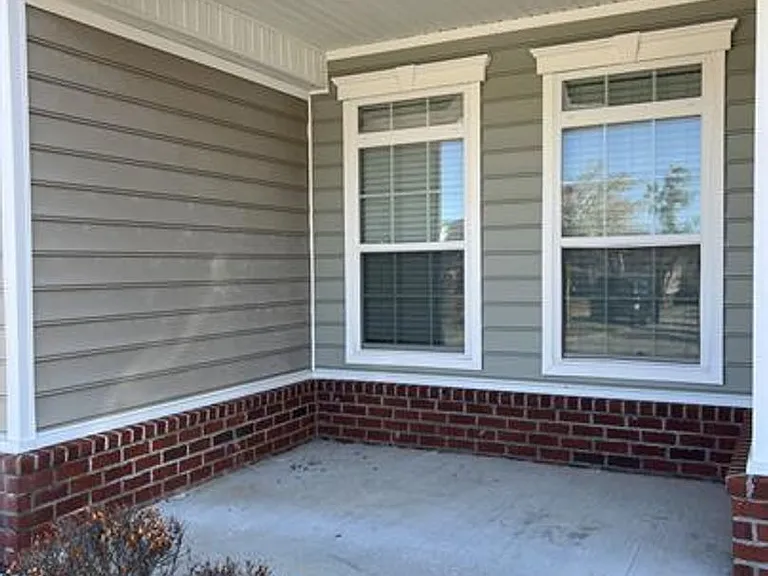 819 Terrell Dr — Photo 2