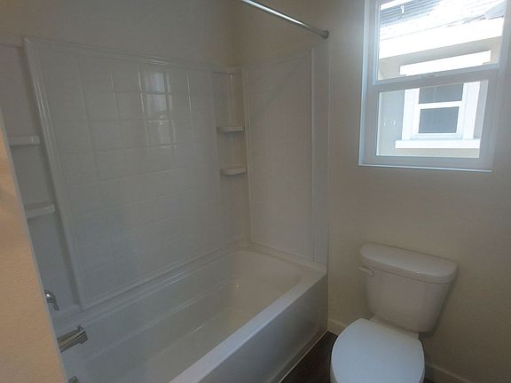 5th image of 2096 Shady Tree Cir
