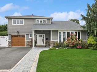 139 Chester Ave, Massapequa Park, NY 11762