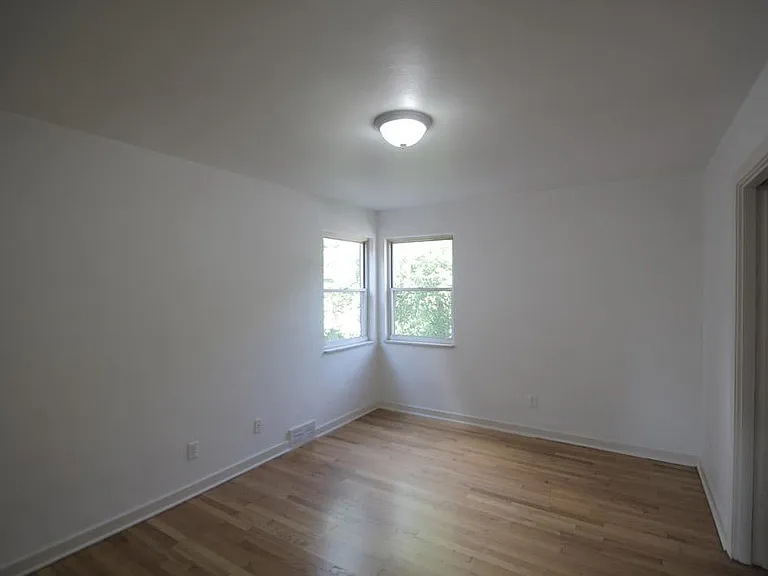 415 Franklin Ave #2 — Photo 13