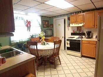 5th image of 3402 Seymour Ave