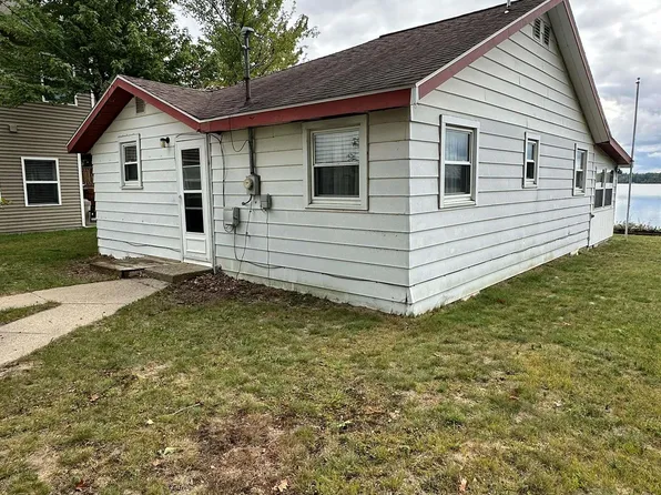 11782 E State St, Fife Lake, MI 49633