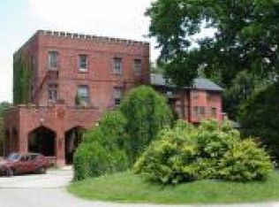 80 Rhode Island Ave APT 12, Newport, RI 02840