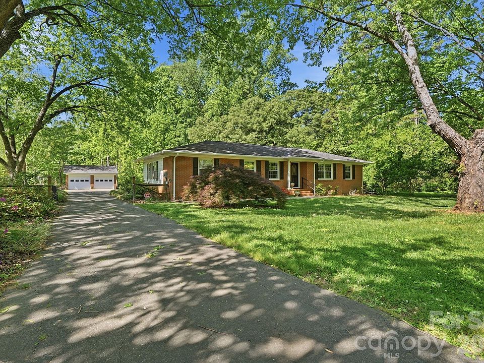 1st image of 9021 Oxford Pl