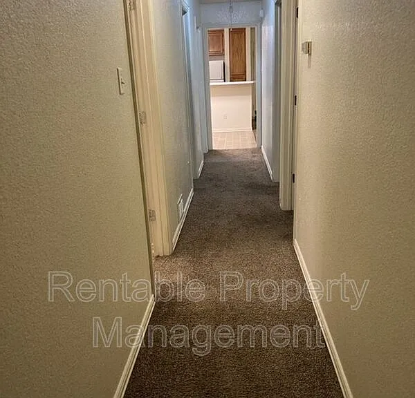 1104 Turkey Creek Ct #B — Photo 7