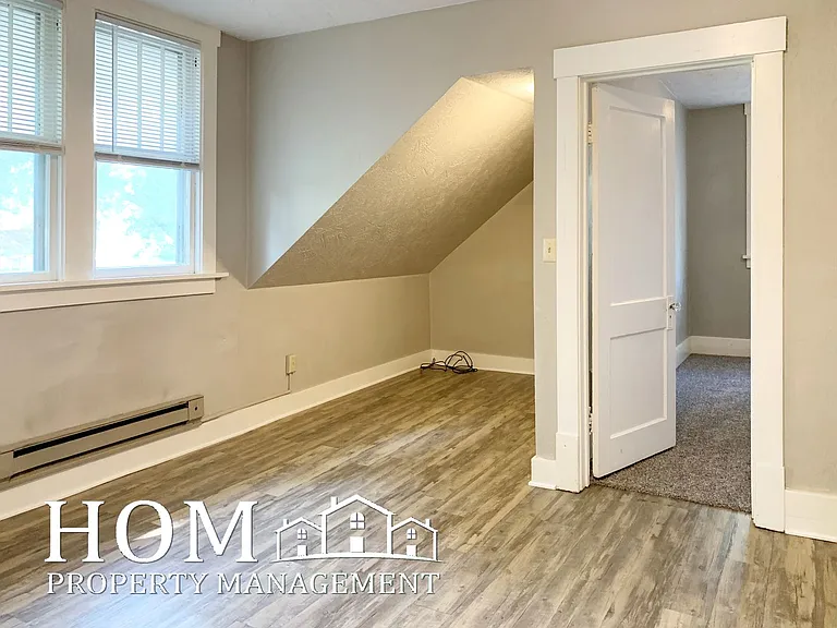 630 Lyndale St — Photo 7