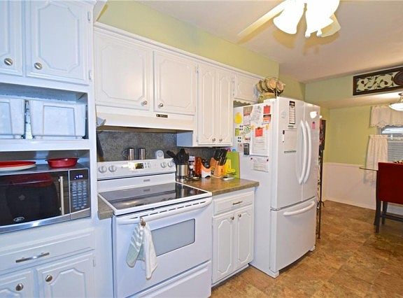 3rd image of 2709 NW 109th Ter