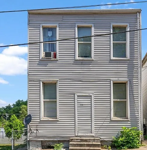 636 Tafel St Photo 1