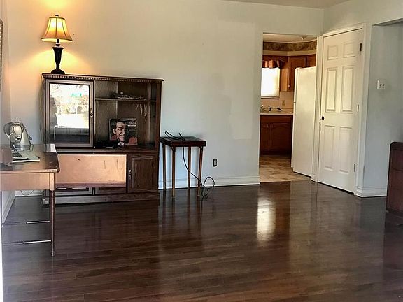 4th image of 3820 Opal Dr