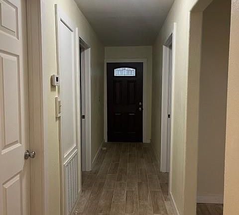 5th image of 407 W Jones Ave