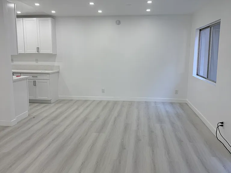 1247 N Orange Grove Ave #108 — Photo 3