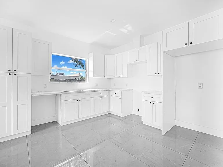 7990 NW 8th Ave — Photo 29