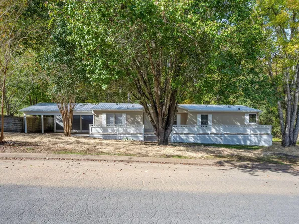 174 Betsy Ln, Rossville, GA 30741