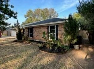 5608 Stone Dr, North Richland Hills, TX 76180