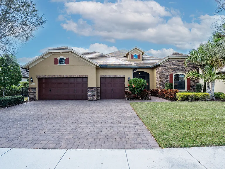 4127 Siena Cir — Photo 47